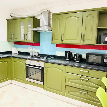 Villa 5Br House, Free Parking Offa12, Contractor, Big Families, Relocation Redbridge Esterno foto