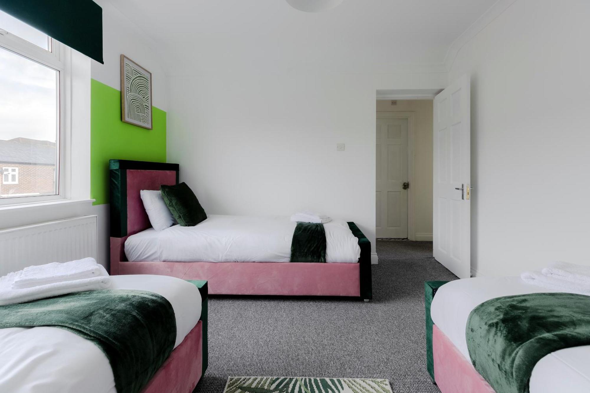 Villa 5Br House, Free Parking Offa12, Contractor, Big Families, Relocation Redbridge Esterno foto