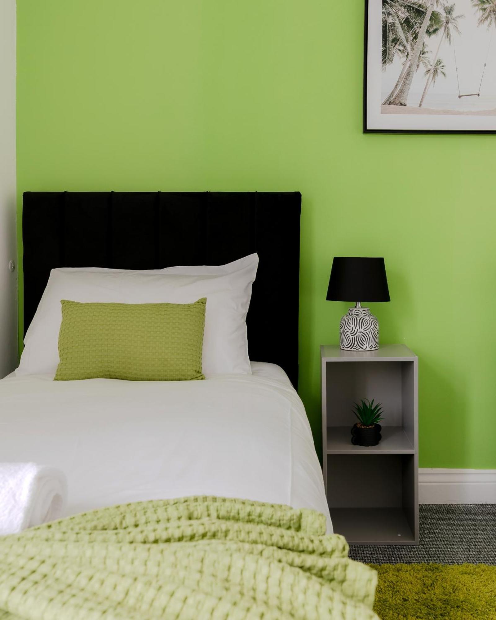 Villa 5Br House, Free Parking Offa12, Contractor, Big Families, Relocation Redbridge Esterno foto