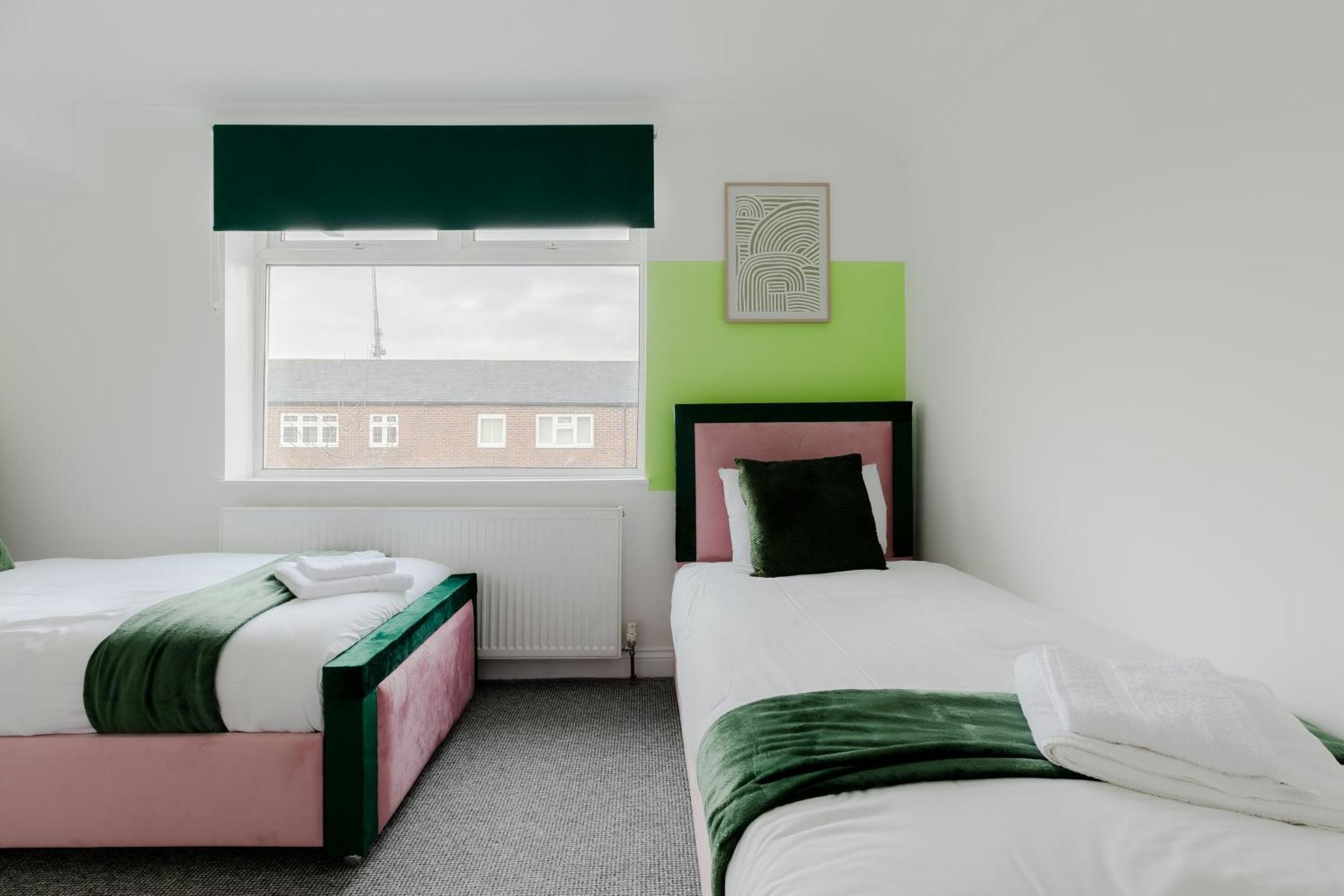 Villa 5Br House, Free Parking Offa12, Contractor, Big Families, Relocation Redbridge Esterno foto
