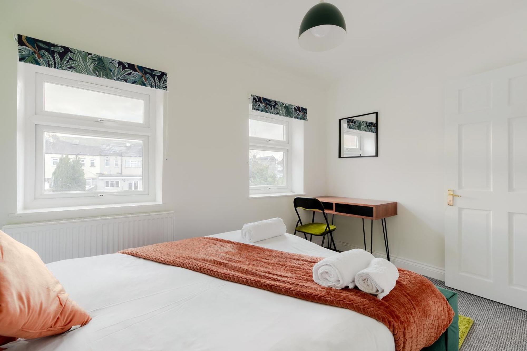Villa 5Br House, Free Parking Offa12, Contractor, Big Families, Relocation Redbridge Esterno foto
